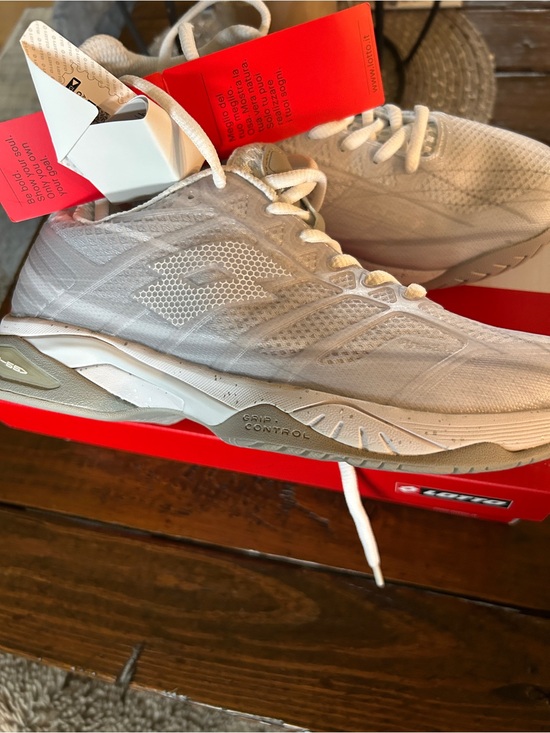 Lotto Shoes - Lotto Women’s White and silver Tennis / pickleball Court shoes